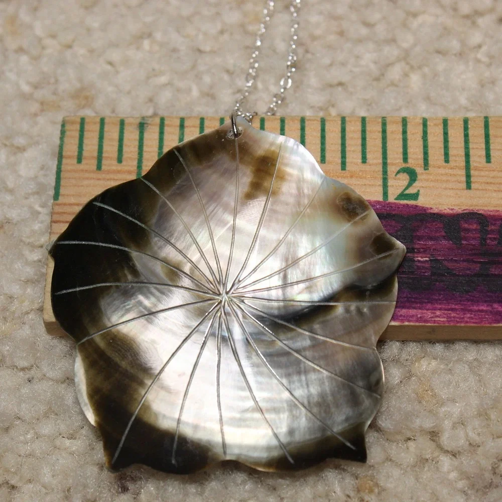 Necklace Carved Black Mother of Pearl Shell Flower Pendant 18.5in Silver Tone